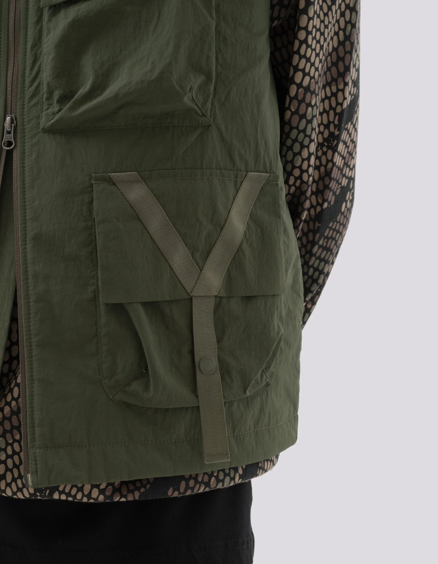 Maharishi 5038 Veg Dyed Tech Cargo Vest Olive 4 Maharishi 5038 Veg Dyed Tech Cargo Vest Olive - Image 4