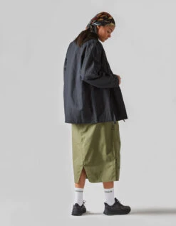Maharishi 4589 Original Snoskirt Olive OG-107F 19 Maharishi 4589 Original Snoskirt Olive OG-107F -Maharishi AW23 LOOK 2 4587 black 4530 black 4589 olive 60 Green