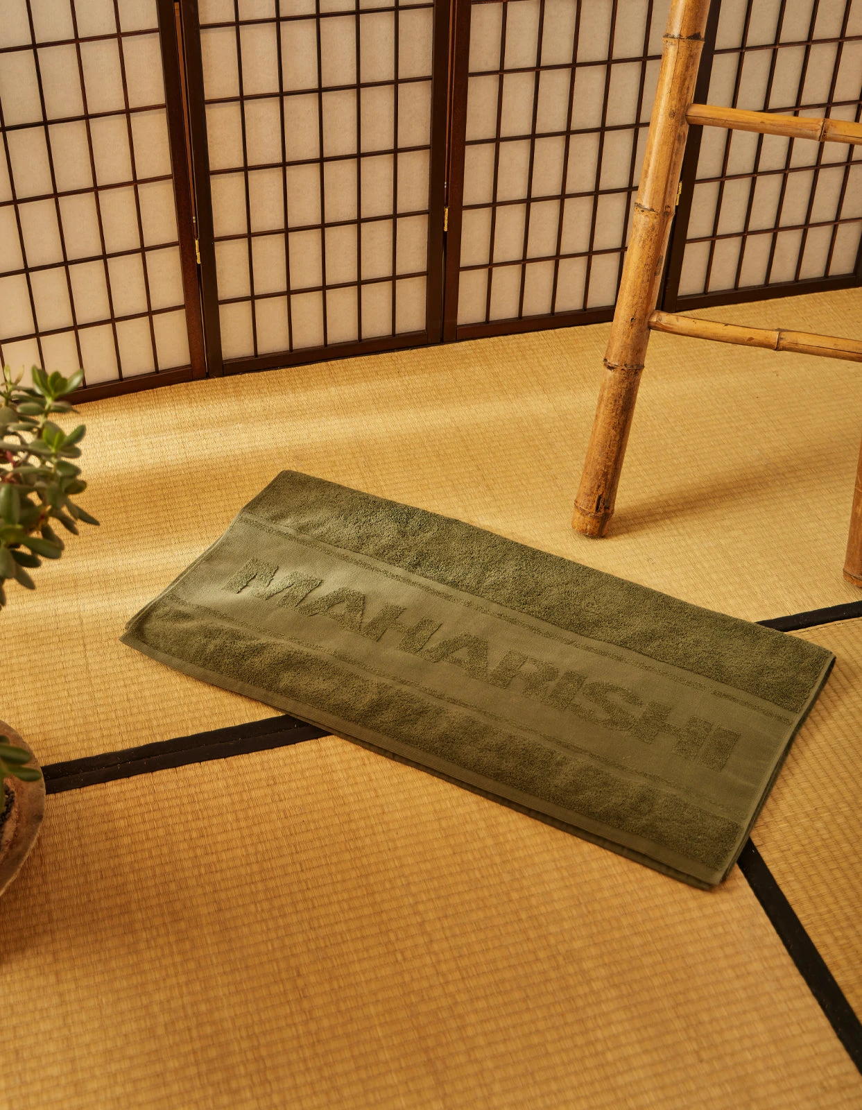 Maharishi 9870 Towel 90 X 180cm · Organic Cotton 700 Olive 3 Maharishi 9870 Towel 90 X 180cm · Organic Cotton 700 Olive - Image 3