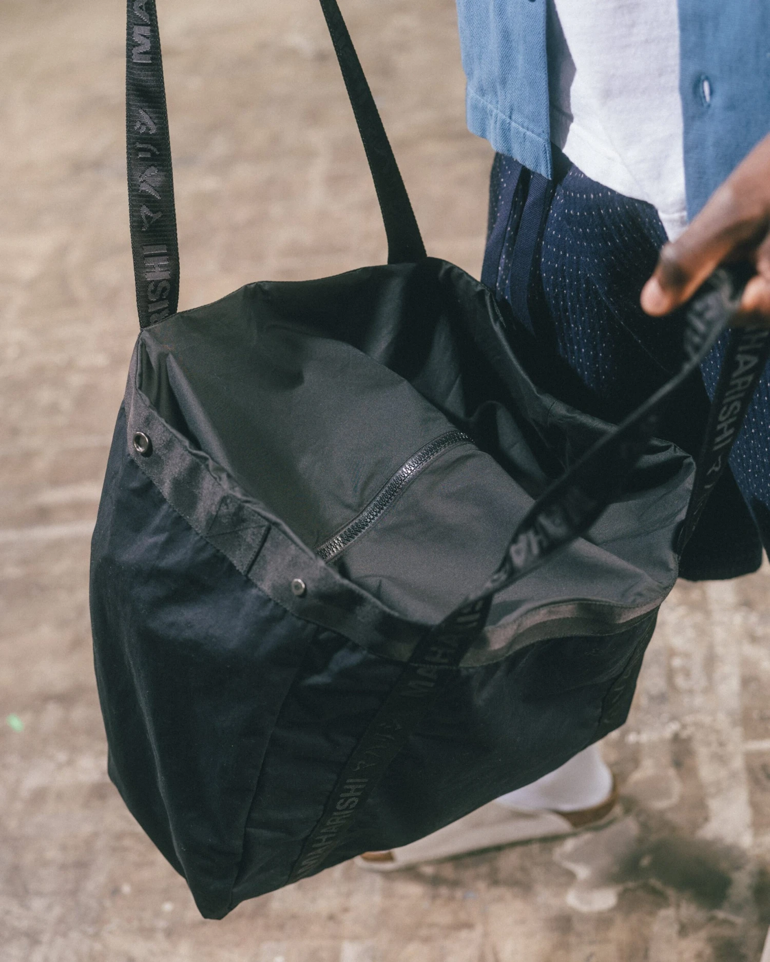 Maharishi 5046 WR Stand Utility Tote Bag Black 7 Maharishi 5046 WR Stand Utility Tote Bag Black - Image 7